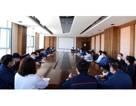 標(biāo)題：發(fā)揮支部戰(zhàn)斗堡壘作用    助推企業(yè)生產(chǎn)經(jīng)營工作——華德牧草公司黨委召開新老支部交接會(huì)
瀏覽次數(shù)：3186
發(fā)表時(shí)間：2020-05-19