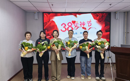 標(biāo)題：“三八”綻放芳華  共赴春日之約
瀏覽次數(shù)：633
發(fā)表時間：2025-03-07